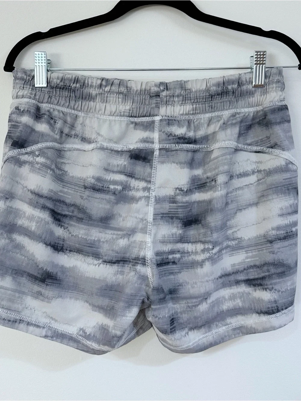 Athleta Gray Printed Running Shorts Size Medium